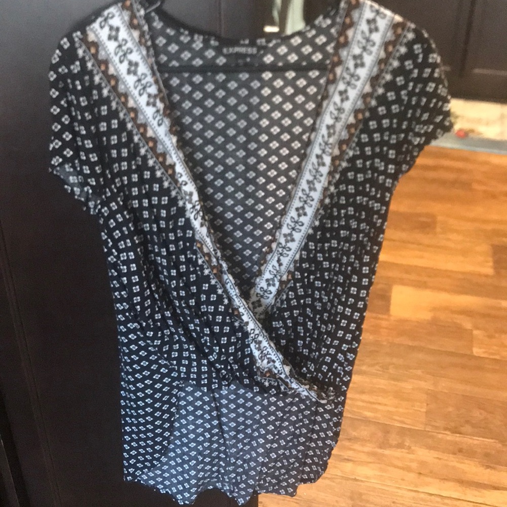 Express Black patterned high low blouse
